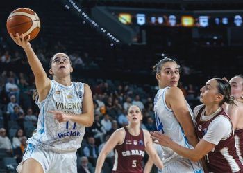 El Valencia Basket arrolló a un inofensivo Rapid de Bucarest y se reenganchó a la Euroliga
