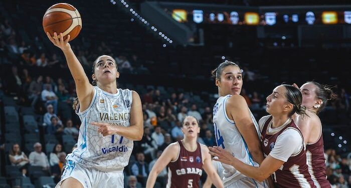 El Valencia Basket arrolló a un inofensivo Rapid de Bucarest y se reenganchó a la Euroliga