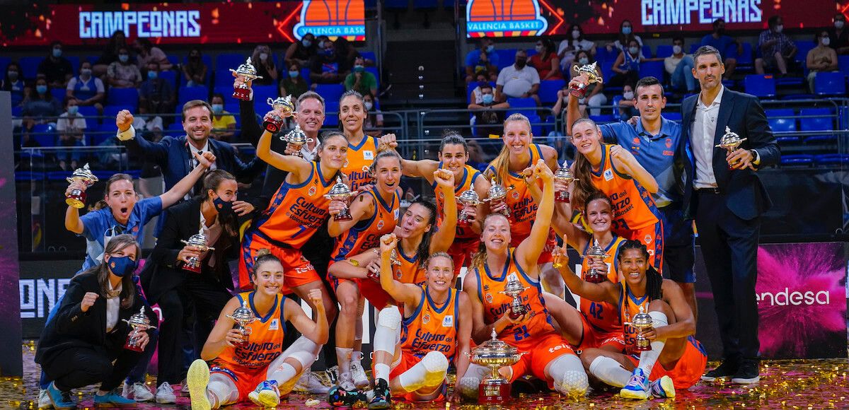 Valencia Basket tumba a Avenida y conquista la Supercopa