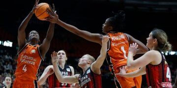 Valencia Basket remontó para imponerse a Girona