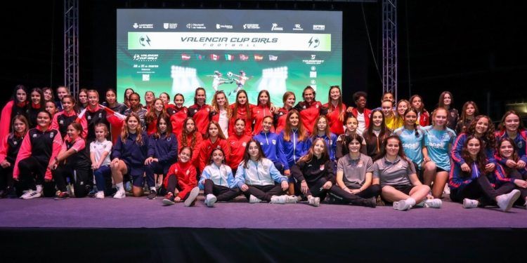 El Velódromo Luis Puig acoge una potente ceremonia de Inauguración de la IV Valencia Cup Girls 2024