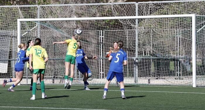 La Valencia Cup Girls 2026 arrancó con 32 partidos en una doble jornada de fútbol desde la formación