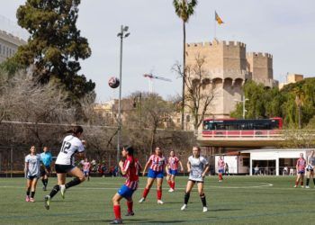 La IV Valencia Cup Girls arrancó con el desarrollo de 40 partidos en una intensa y competida jornada