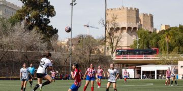 La IV Valencia Cup Girls arrancó con el desarrollo de 40 partidos en una intensa y competida jornada