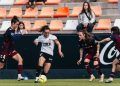 El Valencia cogió oxígeno afilando el balón parado en un partido con un final de infarto