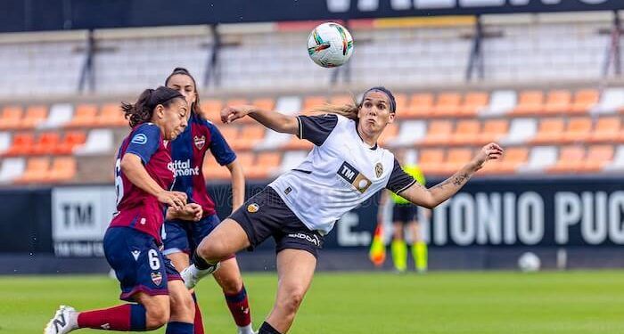 Las licencias de fútbol femenino crecen en España un 23% en el último año