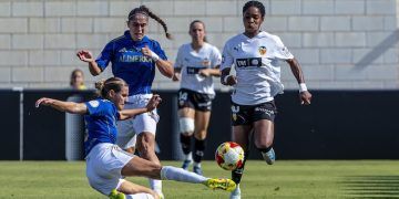 Valencia y Oviedo toparon sus similares identidades por un empate a cero