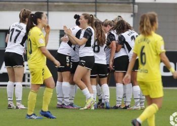 Los golazos de Candela y Torrodá levantan la remontada del Valencia sobre el Villarreal