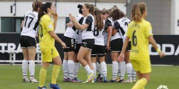 Los golazos de Candela y Torrodá levantan la remontada del Valencia sobre el Villarreal