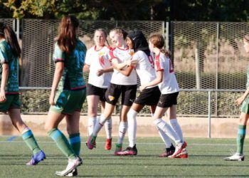 Los equipos de la II València Cup Girls entran en liza en una intensa jornada en el Jardín del Turia