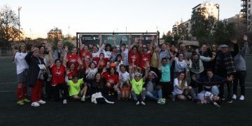 Laura Mansilla es homenajeada por las Referentes en un memorial en la Valencia Cup Girls