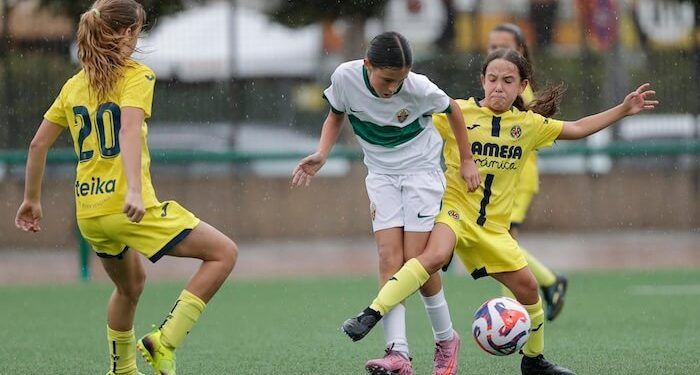 La selección femenina valenciana y el Villarreal reinaron en el ‘Tornem!’