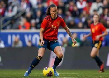 Virginia Torrecilla se retira del fútbol tras 14 años en la élite
