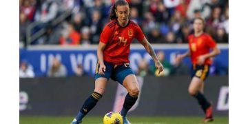 Virginia Torrecilla se retira del fútbol tras 14 años en la élite