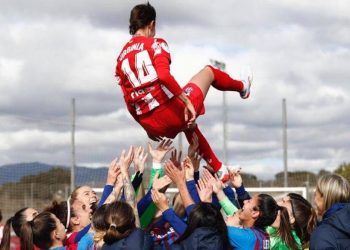 El Barça alza la Supercopa sin dar opción al Atlético