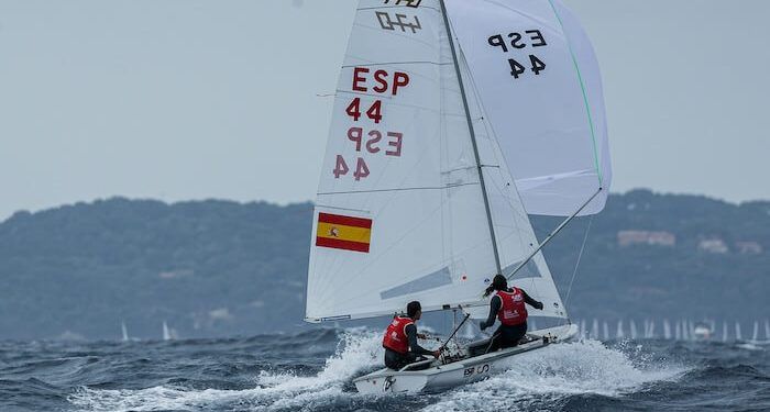Jordi Xammar y Marta Cardona, líderes en Hyères tras pleno de victorias en el grupo oro